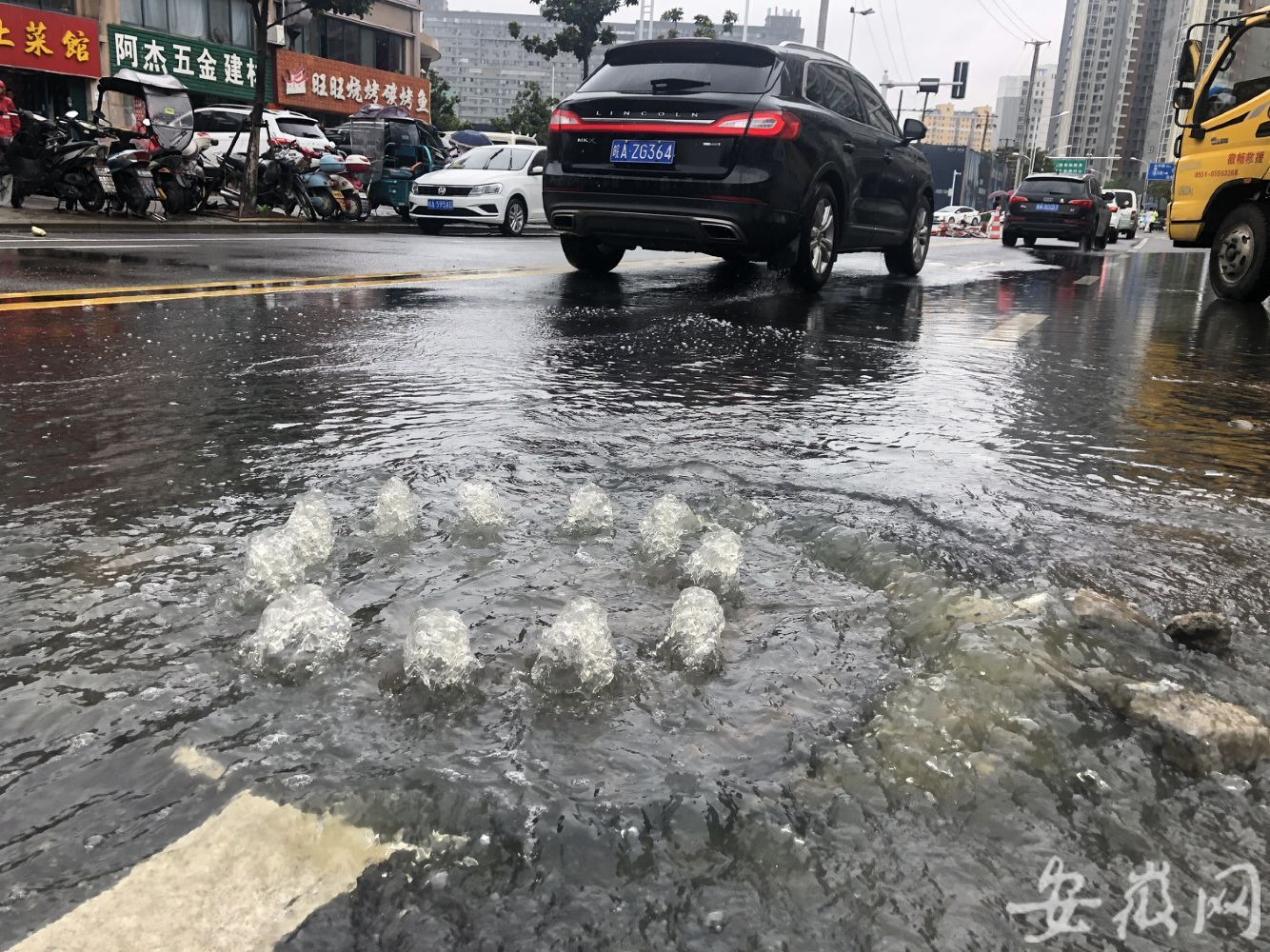 面對(duì)全國(guó)洪澇頻發(fā)，智慧井蓋科學(xué)預(yù)警